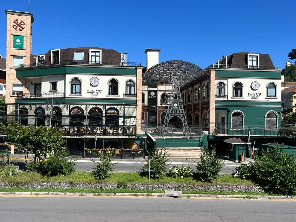 Pousada Luis XV Кампус-ду-Жордау Экстерьер фото The station building in 2018
